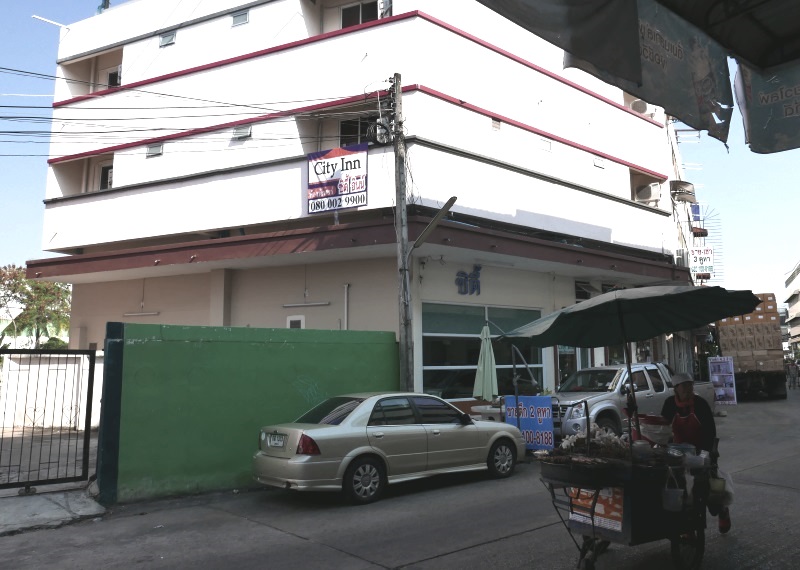 aP1150187 City Inn.JPG