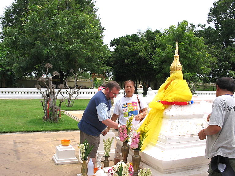 PhraThatKhamKaen_04.jpg