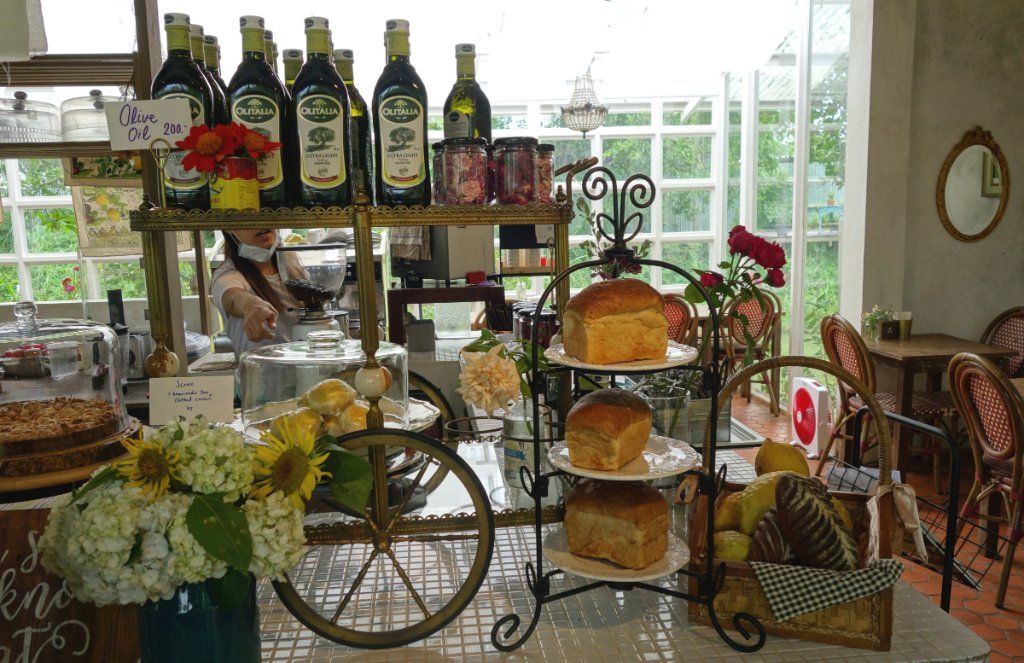 Barn Na Cafe 2.JPG