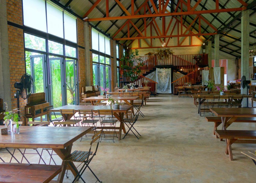 Barn Na Cafe 6.JPG