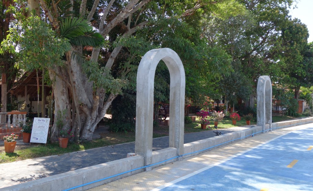 Rim Khong Alley 5.JPG