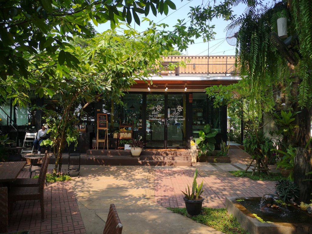 Huen Hat Kham 2.jpg