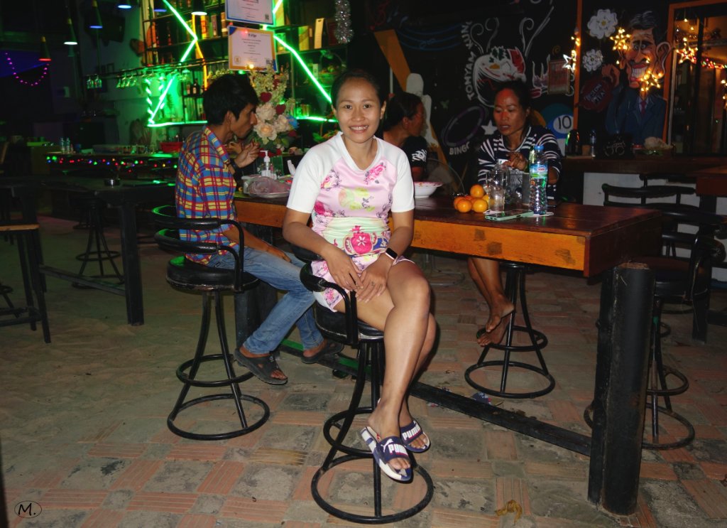 Bar 6.JPG