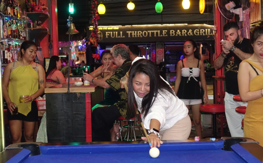 Pool ni 90.JPG