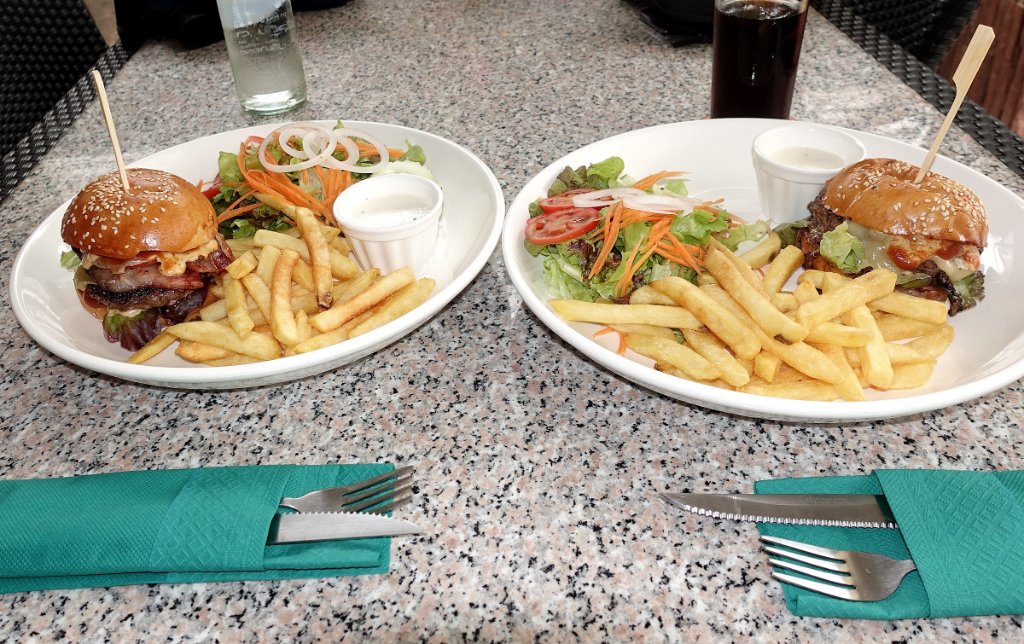 Thai House Hamburger.JPG