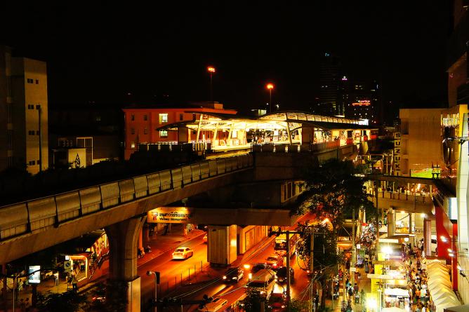 skytrain jazz club bkk2.jpg