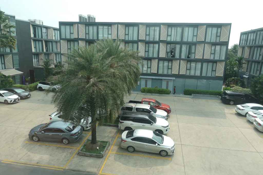 Suvarnabhum Suites 4f.JPG