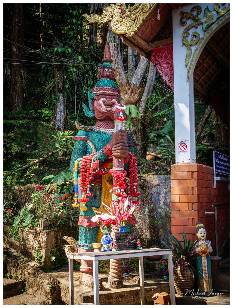 Wat-Tham-Chiang-Dao-part2-13.jpg