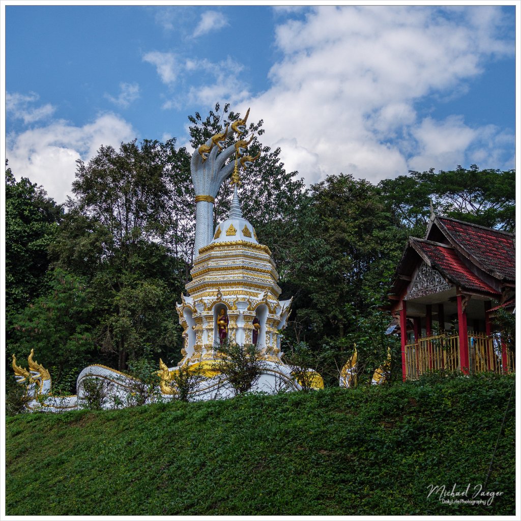 Wat-Tham-Chiang-Dao-part2-14.jpg