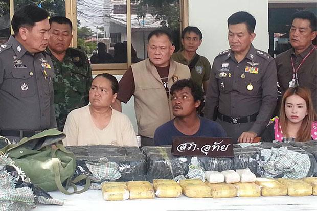 Prachuap Kanphet, 41, Pannarai Pinyophol, 25, and Sompong Thayapol, 47, were apprehended and 470,000 ya ba tablets seized on Tuesday. (Photo by Sunthon Pongpao)