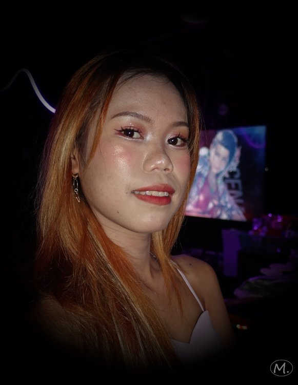 Bar kiss Milky 2.JPG