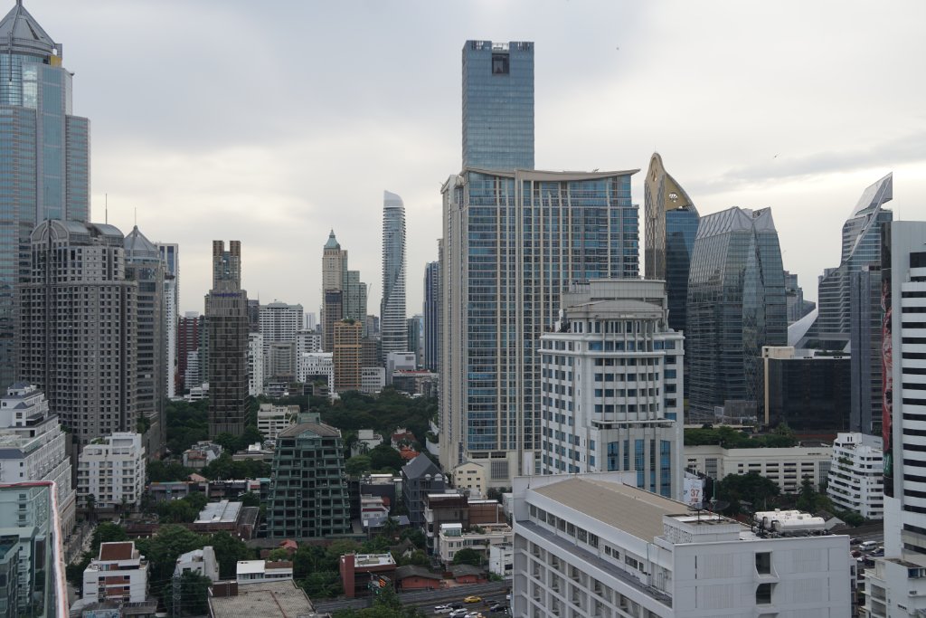 2 Red Square Rooftop Bar auf dem Novotel. Sukhumvit Soi 4..JPG